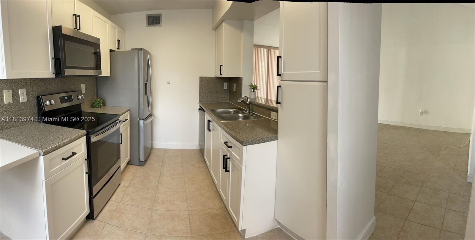 Rental Property at 9762 Nw 47th Ter 175, Doral, Miami-Dade County, Florida - Bedrooms: 2 
Bathrooms: 2  - $2,600 MO.