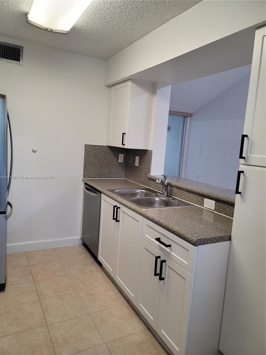 THE GREENS AT DORAL CONDO - Residential Lease