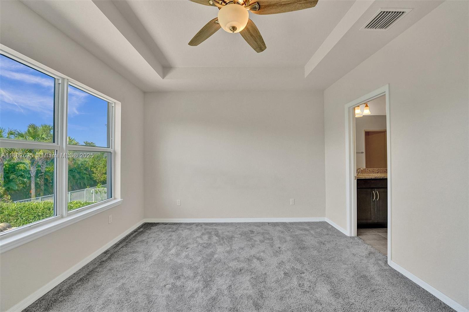 HILLCREST COUNTRY CLUB SO - Residential Lease