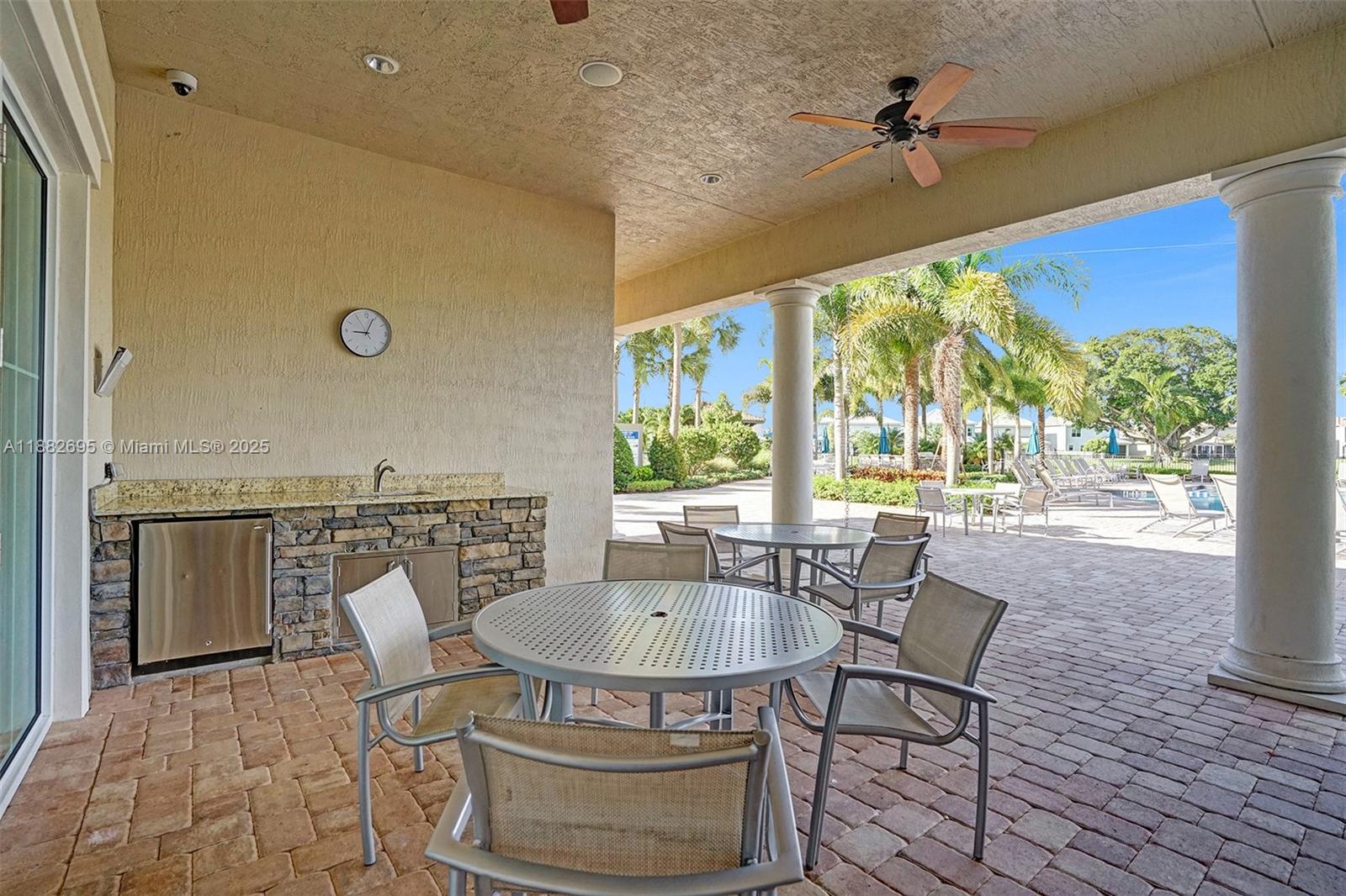 HILLCREST COUNTRY CLUB SO - Residential Lease