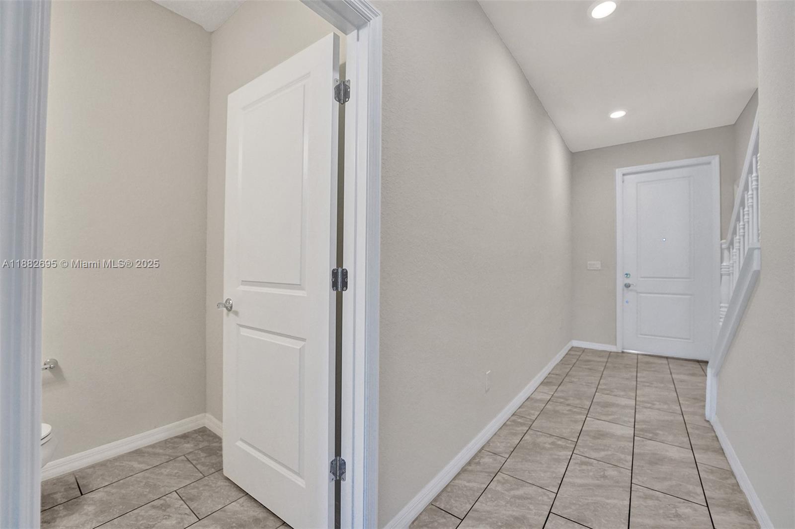 HILLCREST COUNTRY CLUB SO - Residential Lease