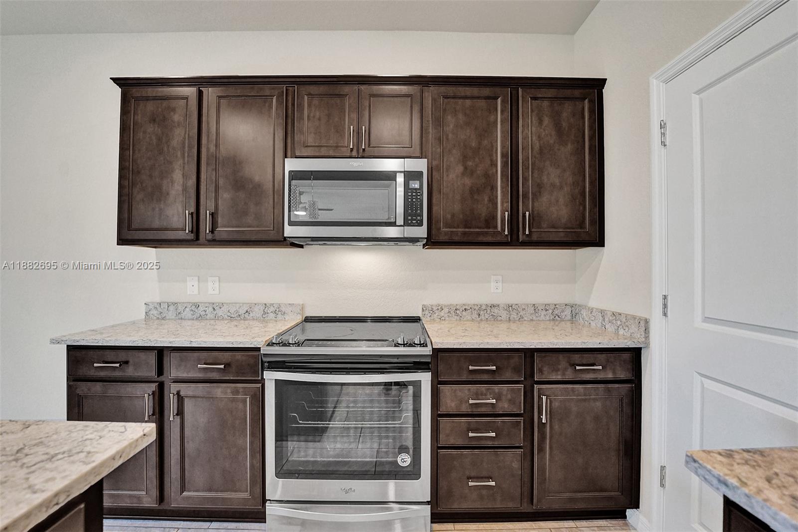 HILLCREST COUNTRY CLUB SO - Residential Lease