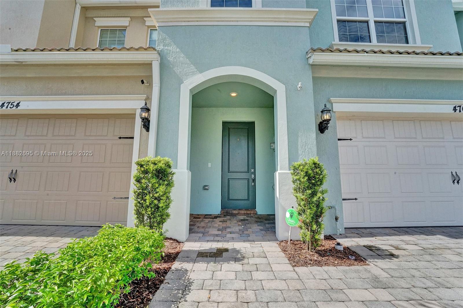 HILLCREST COUNTRY CLUB SO - Residential Lease