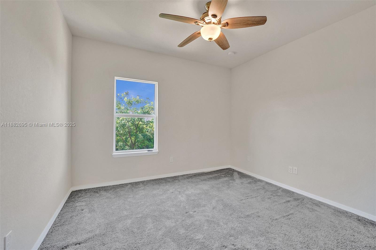 HILLCREST COUNTRY CLUB SO - Residential Lease