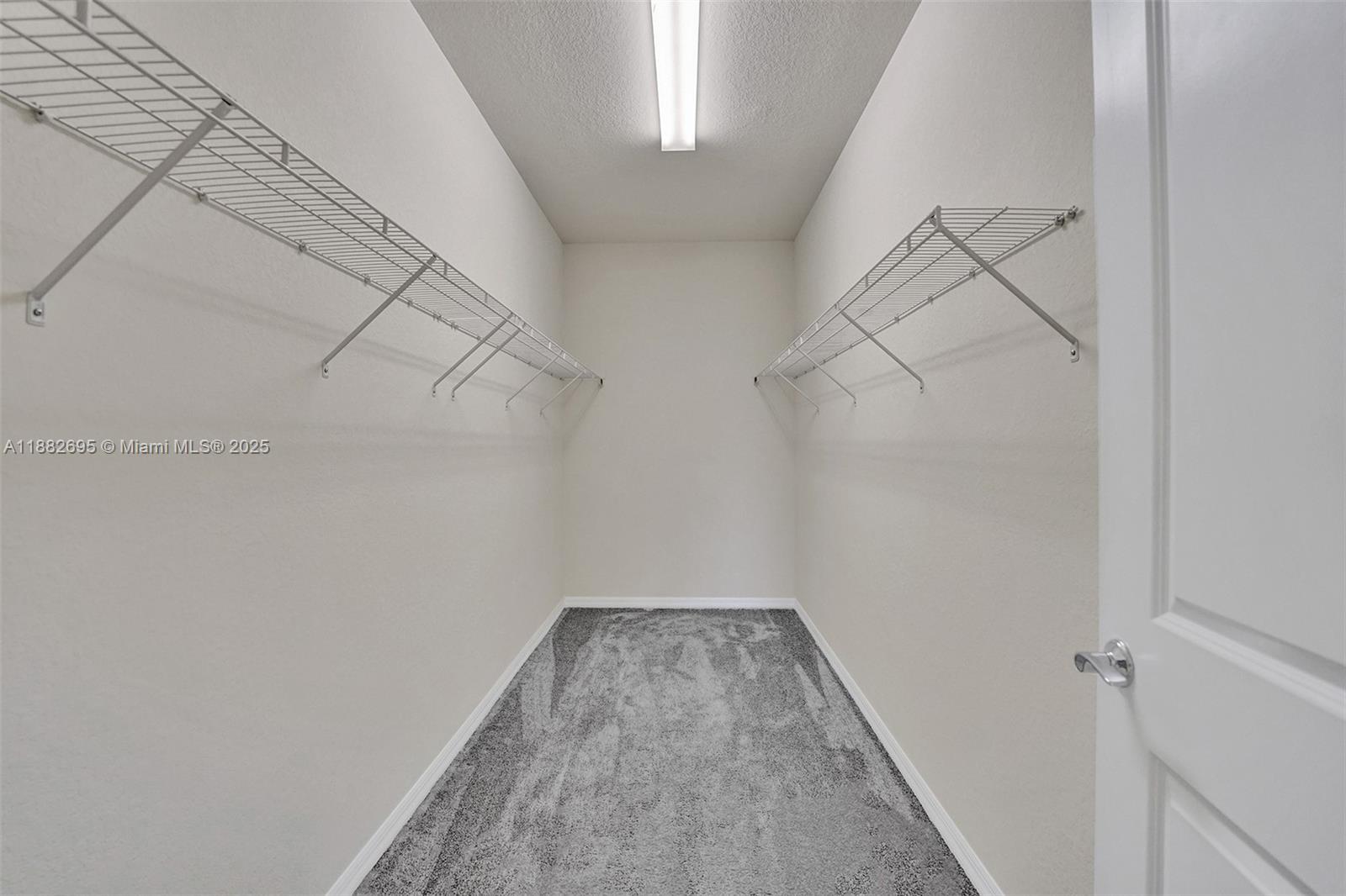 HILLCREST COUNTRY CLUB SO - Residential Lease