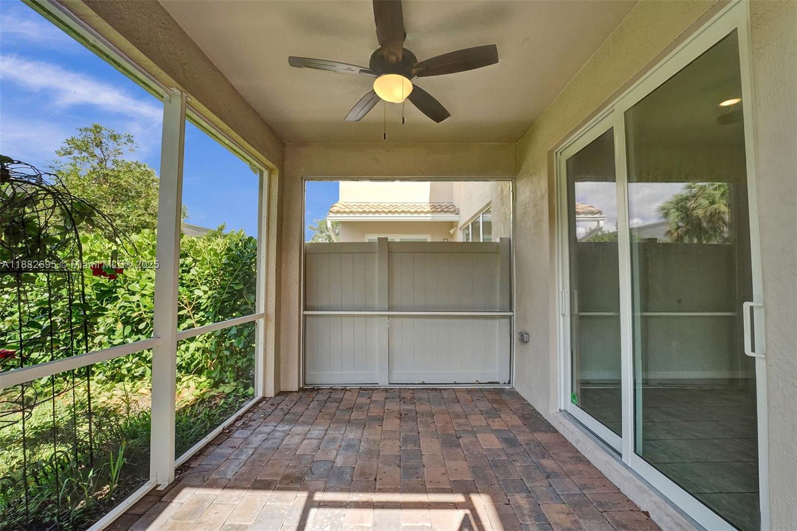 HILLCREST COUNTRY CLUB SO - Residential Lease