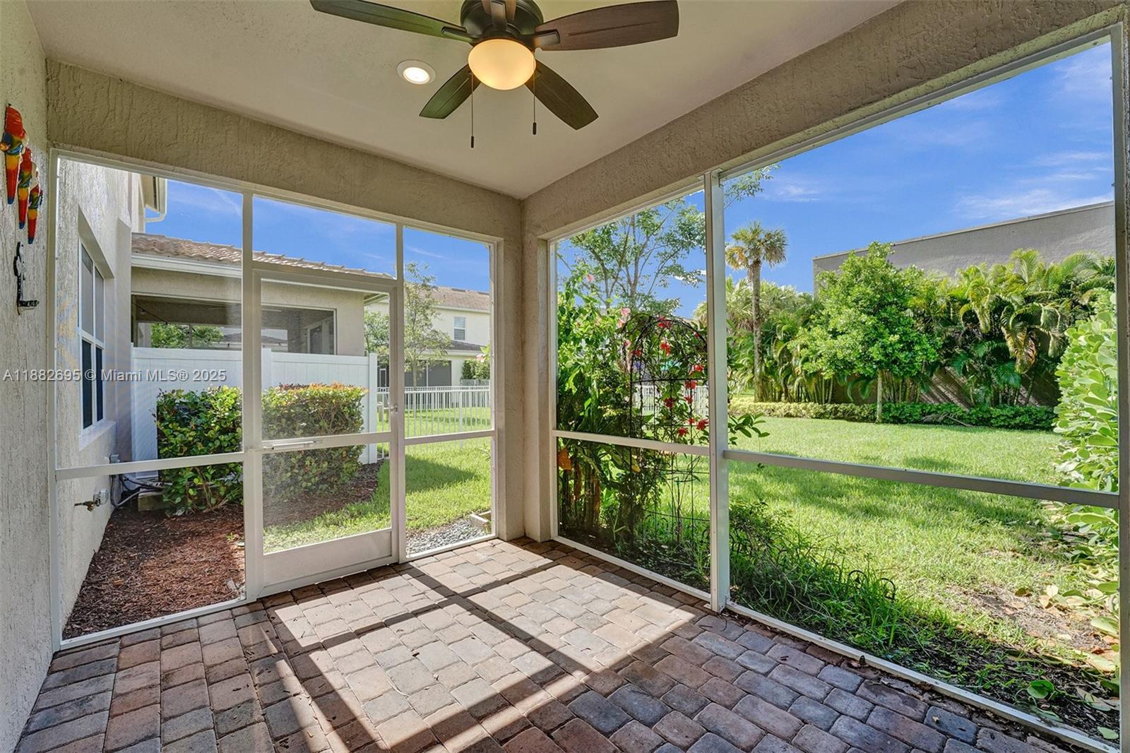 HILLCREST COUNTRY CLUB SO - Residential Lease