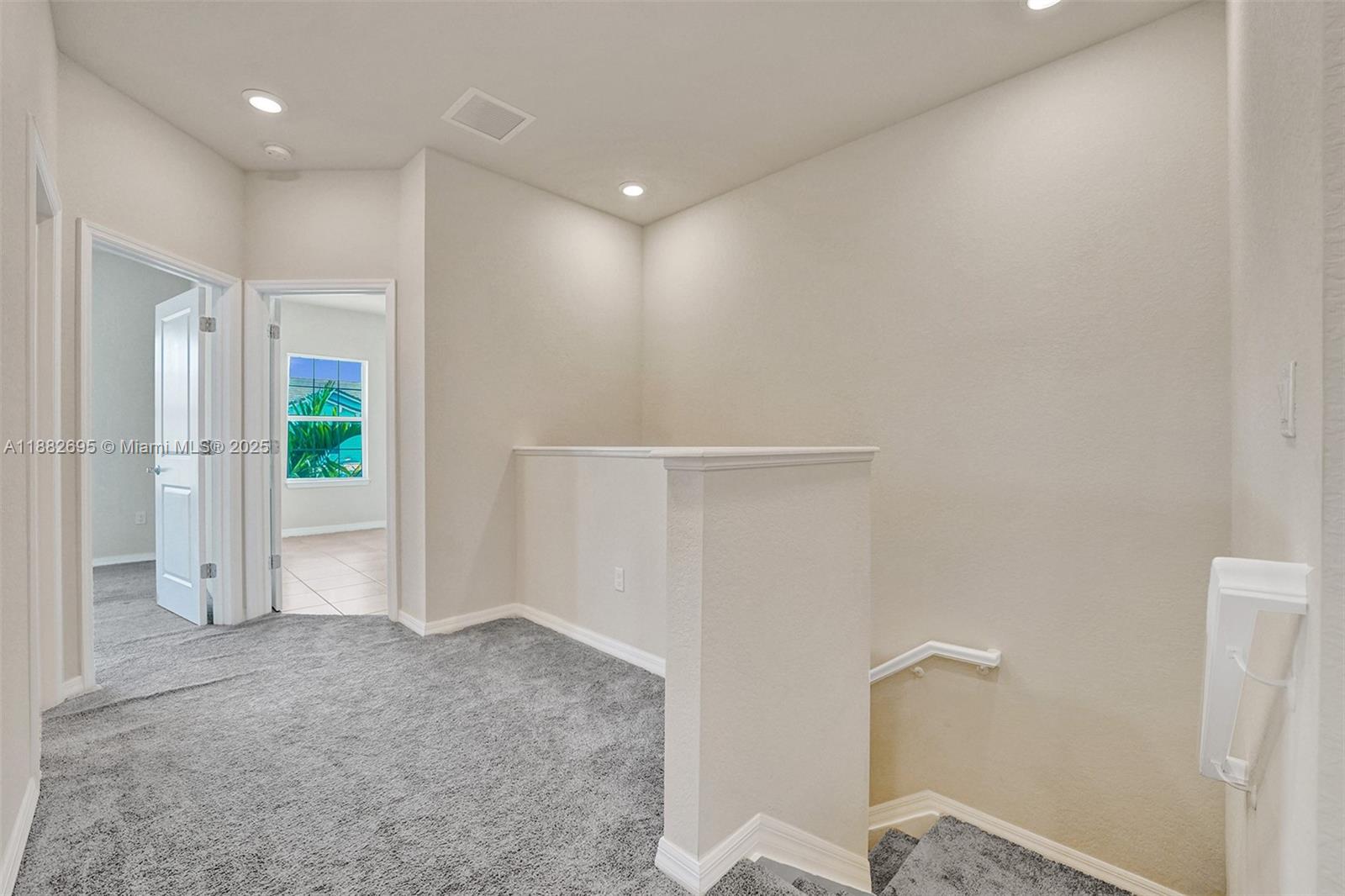 HILLCREST COUNTRY CLUB SO - Residential Lease