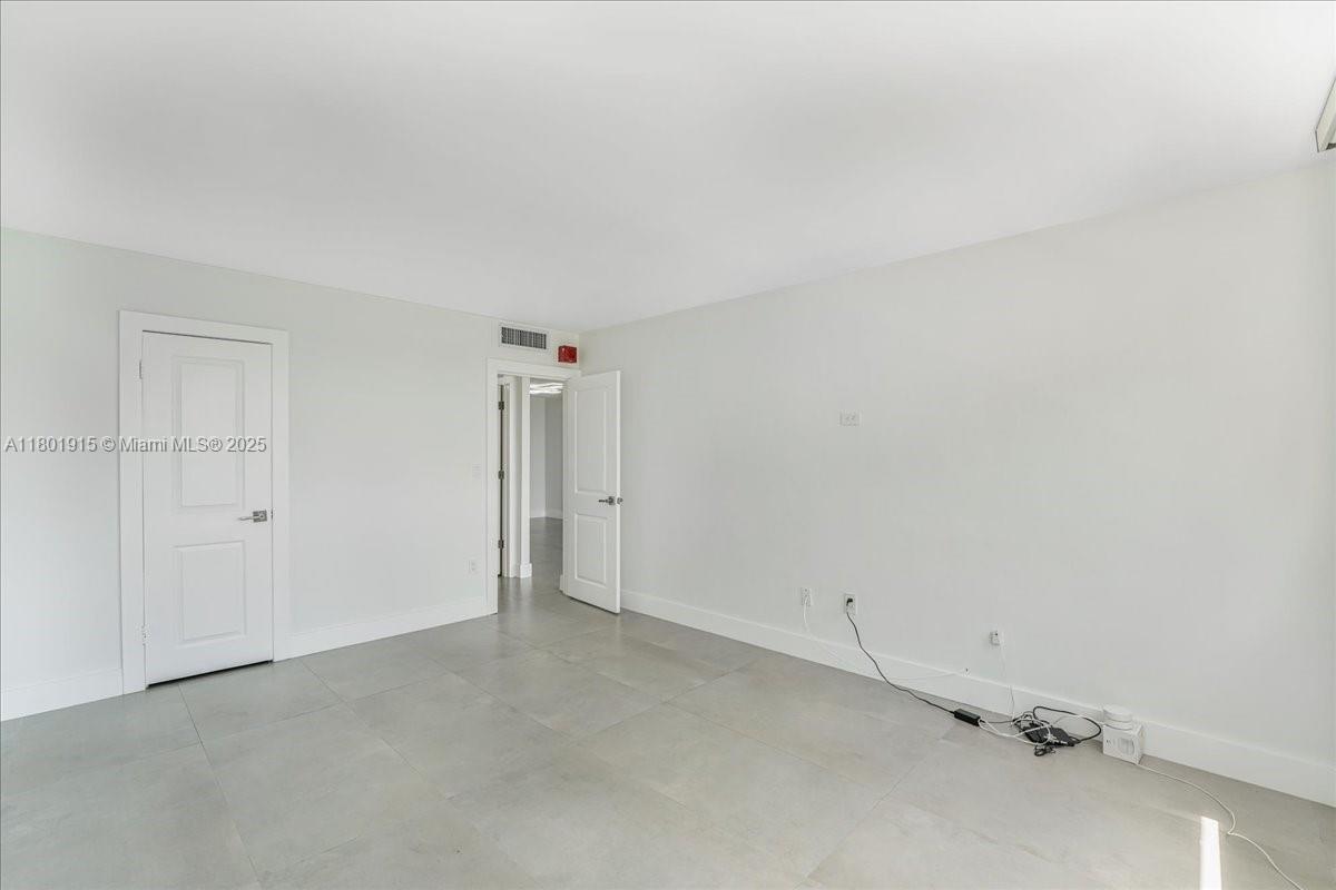 Kennedy House Condo - Residential