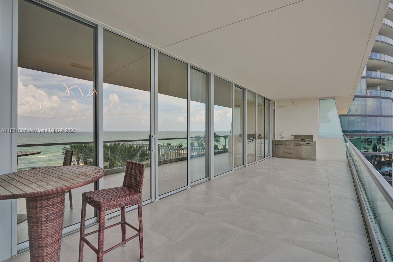 TURNBERRY OCEAN CLUB - Residential Lease