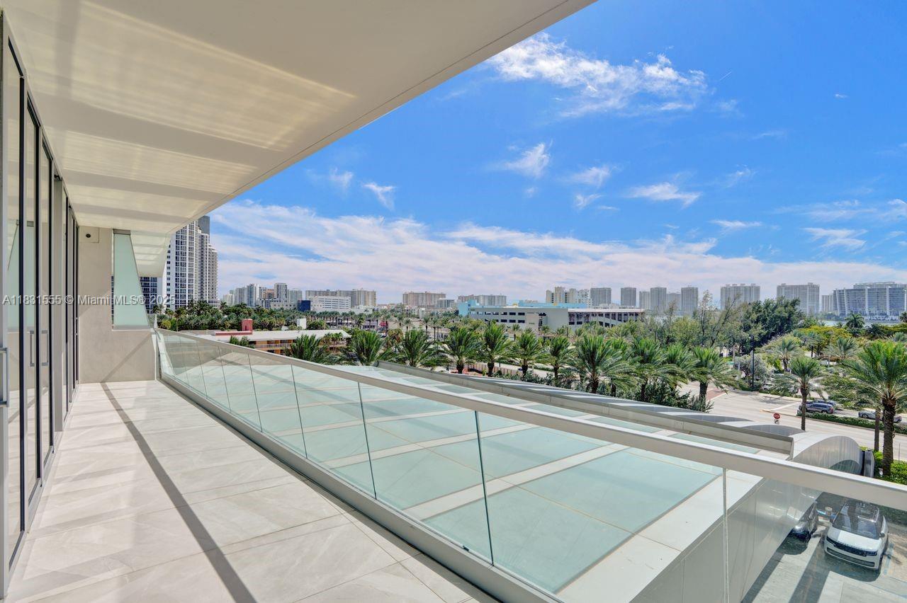 TURNBERRY OCEAN CLUB - Residential Lease