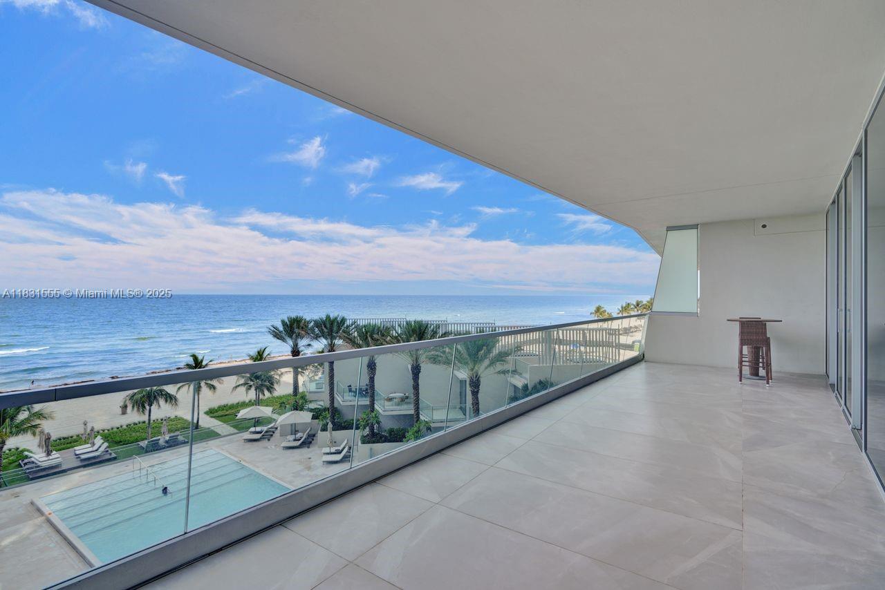 TURNBERRY OCEAN CLUB - Residential Lease