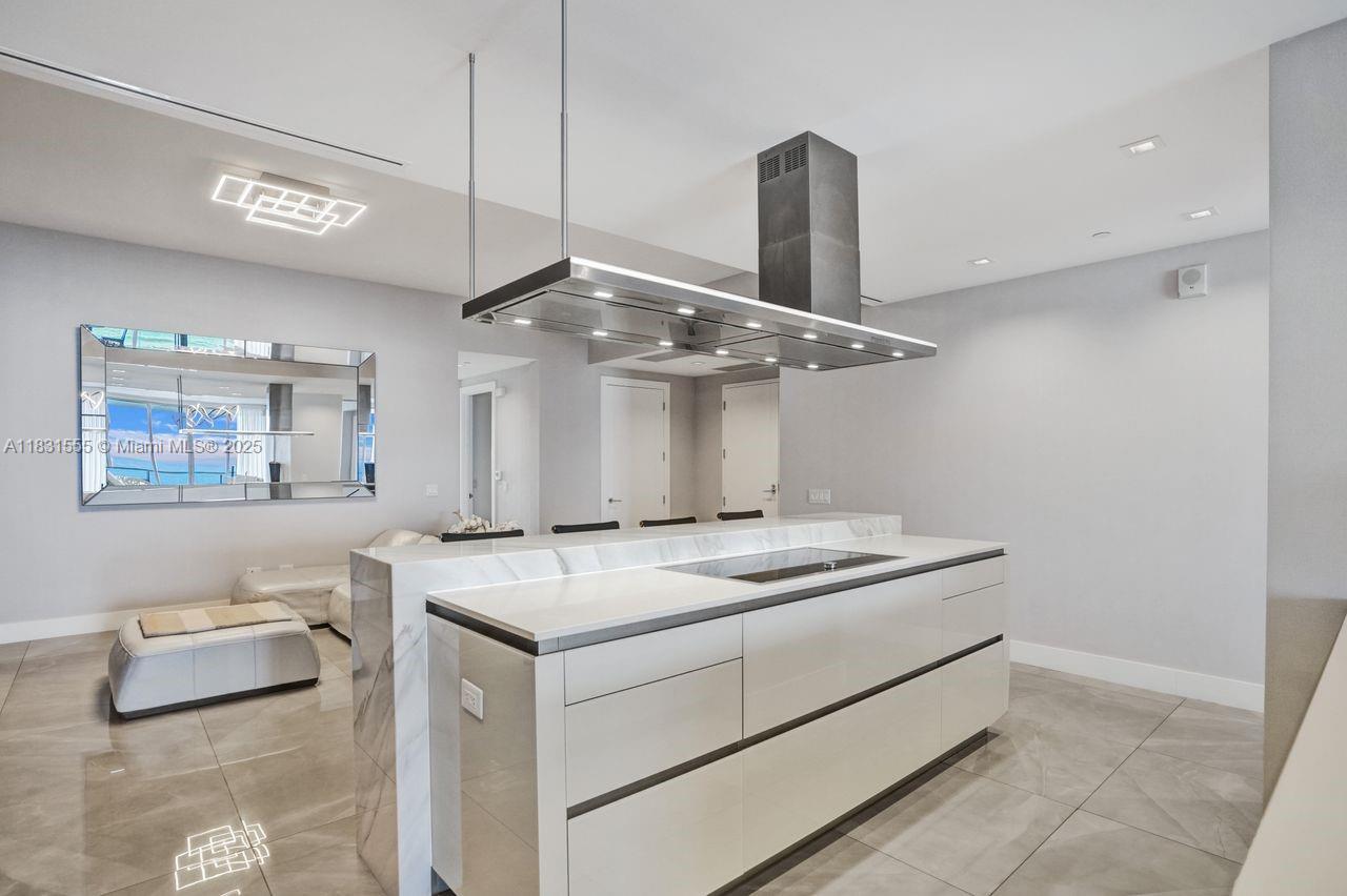 TURNBERRY OCEAN CLUB - Residential Lease