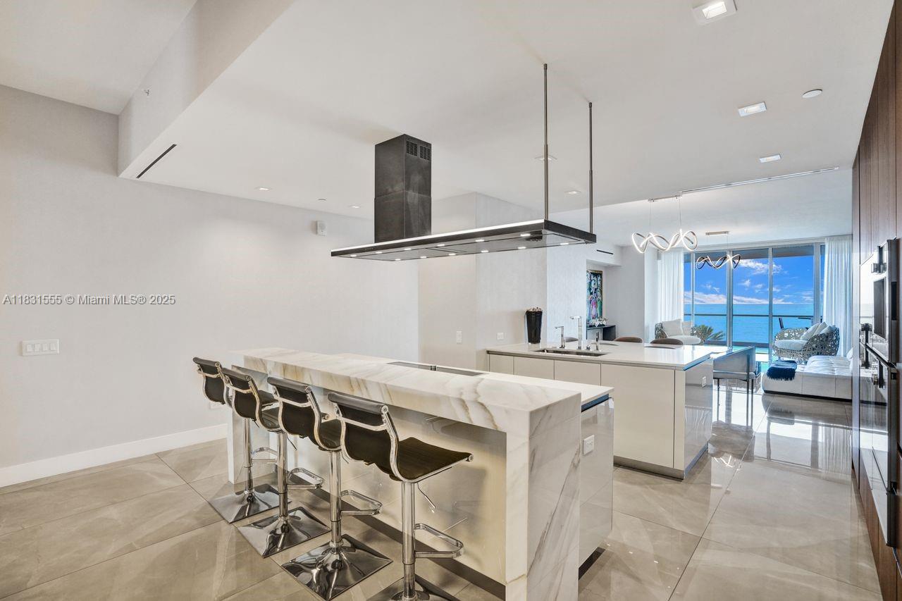 TURNBERRY OCEAN CLUB - Residential Lease