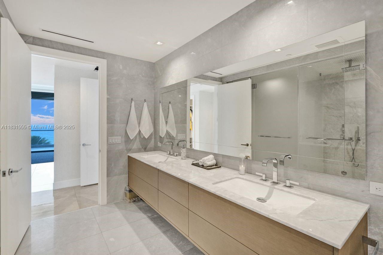 TURNBERRY OCEAN CLUB - Residential Lease