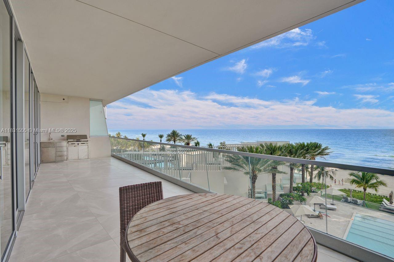 TURNBERRY OCEAN CLUB - Residential Lease