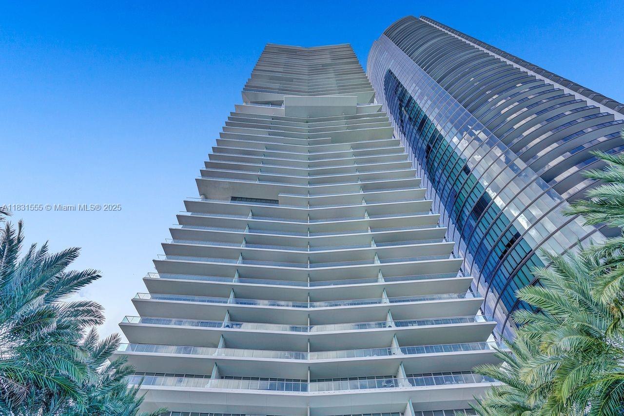 TURNBERRY OCEAN CLUB - Residential Lease