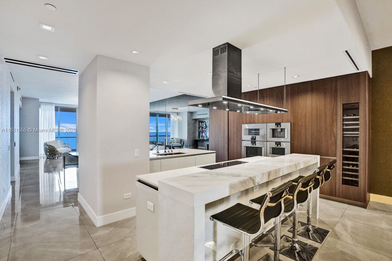 TURNBERRY OCEAN CLUB - Residential Lease