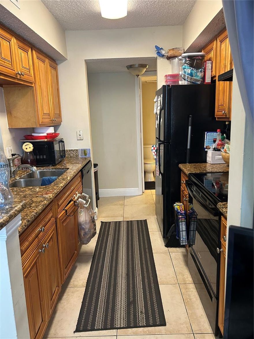 COZY 1 BEDROOM 1 BATHROOM UNIT WITH WASHER AND DRYER INSIDE. COMPLEX  IS BEING RENOVATED. . JUST 2 MINUTES AWAY FROM THE ENTRANCE TO THE TURNPIKE. UNIT RENTED AT $1600 UNTIL JUNE 2, 2026 GREAT LONG TERM TENANT.  NO SPECIAL ASSESSMENT!!! EXCELLENT FOR INVESTORS!! DRASTICALLY REDUCED, PRICE TO SELL!!