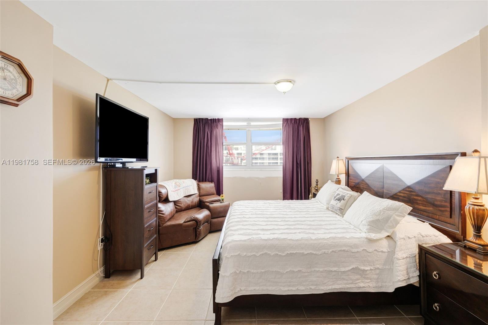 MANATEE CONDO - Residential