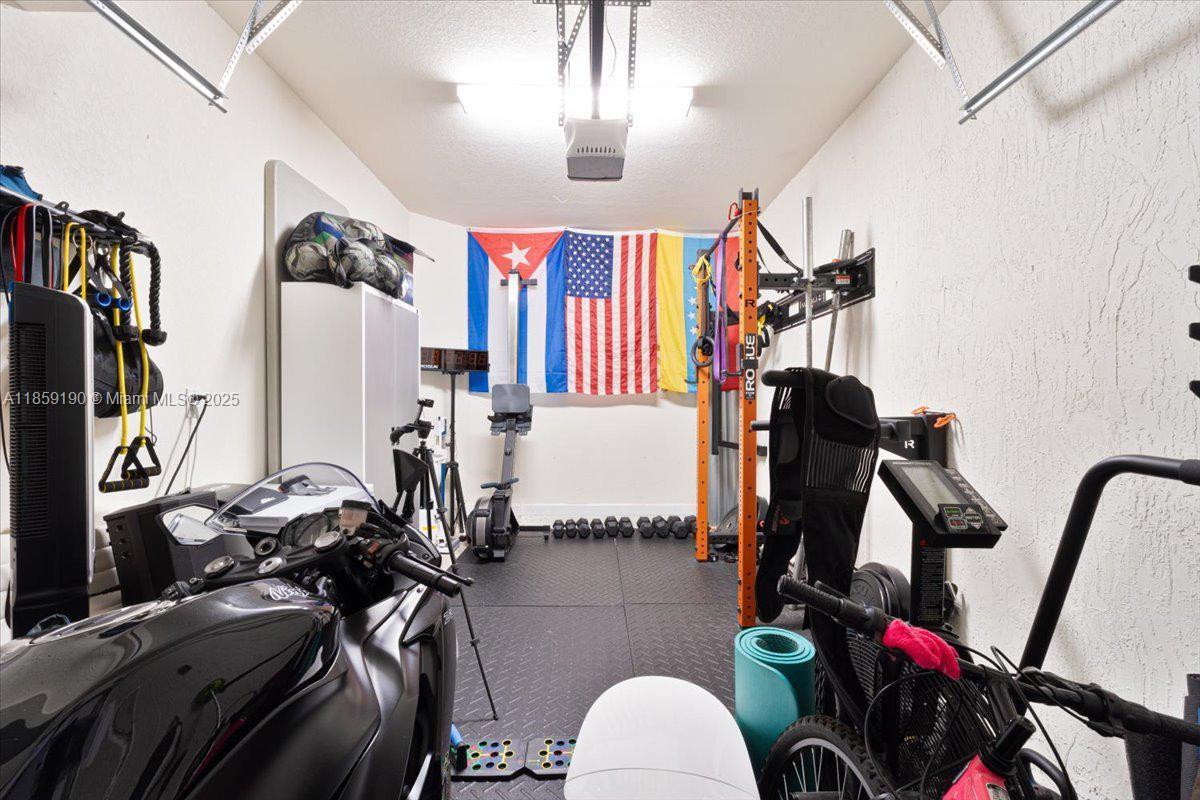 COCO PALM ESTATES - Residential Lease