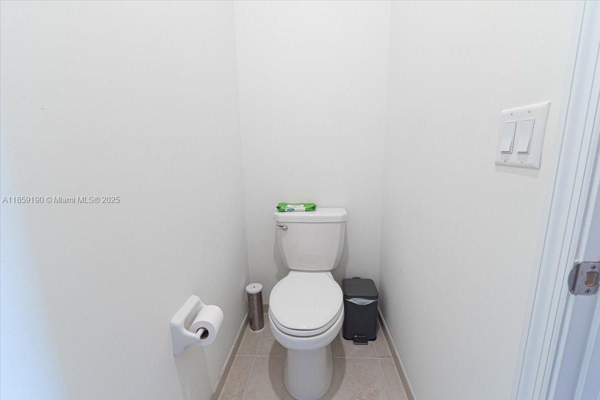 COCO PALM ESTATES - Residential Lease