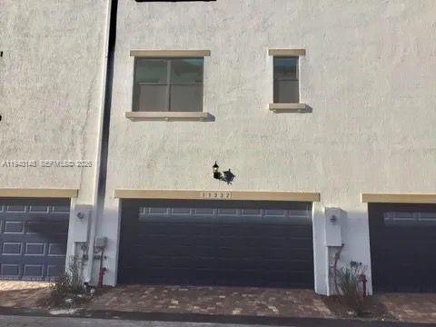 PEMBROKE LAKES SOUTH - Residential