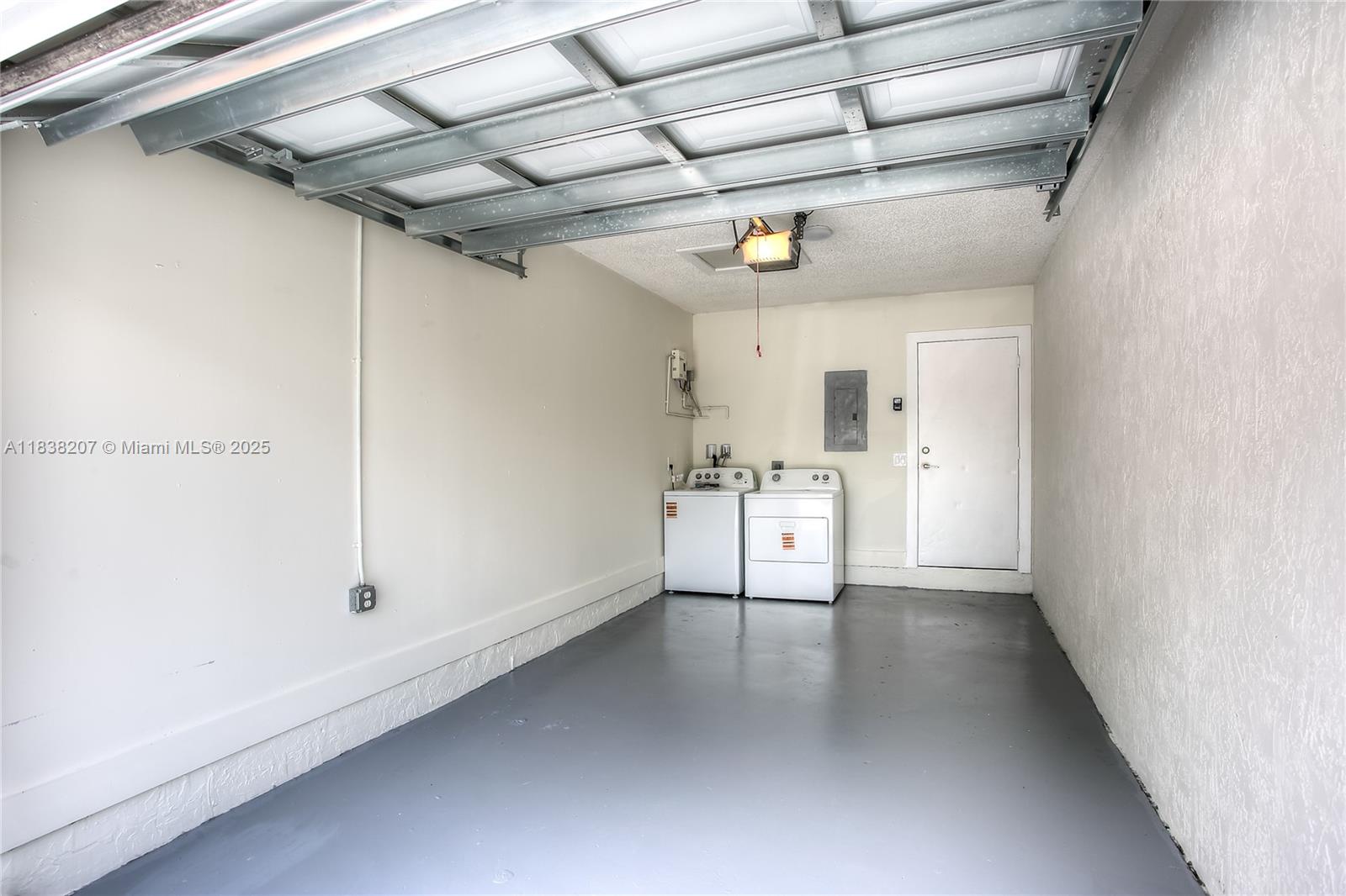 LESLIE LAKE NORTH - Residential