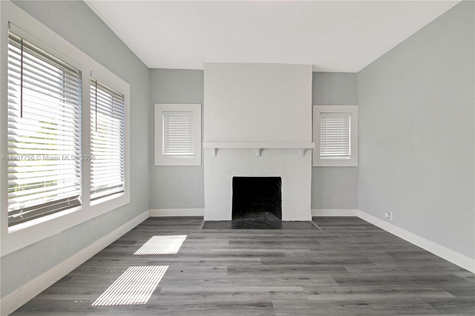 LAUDERDALE - Residential Lease