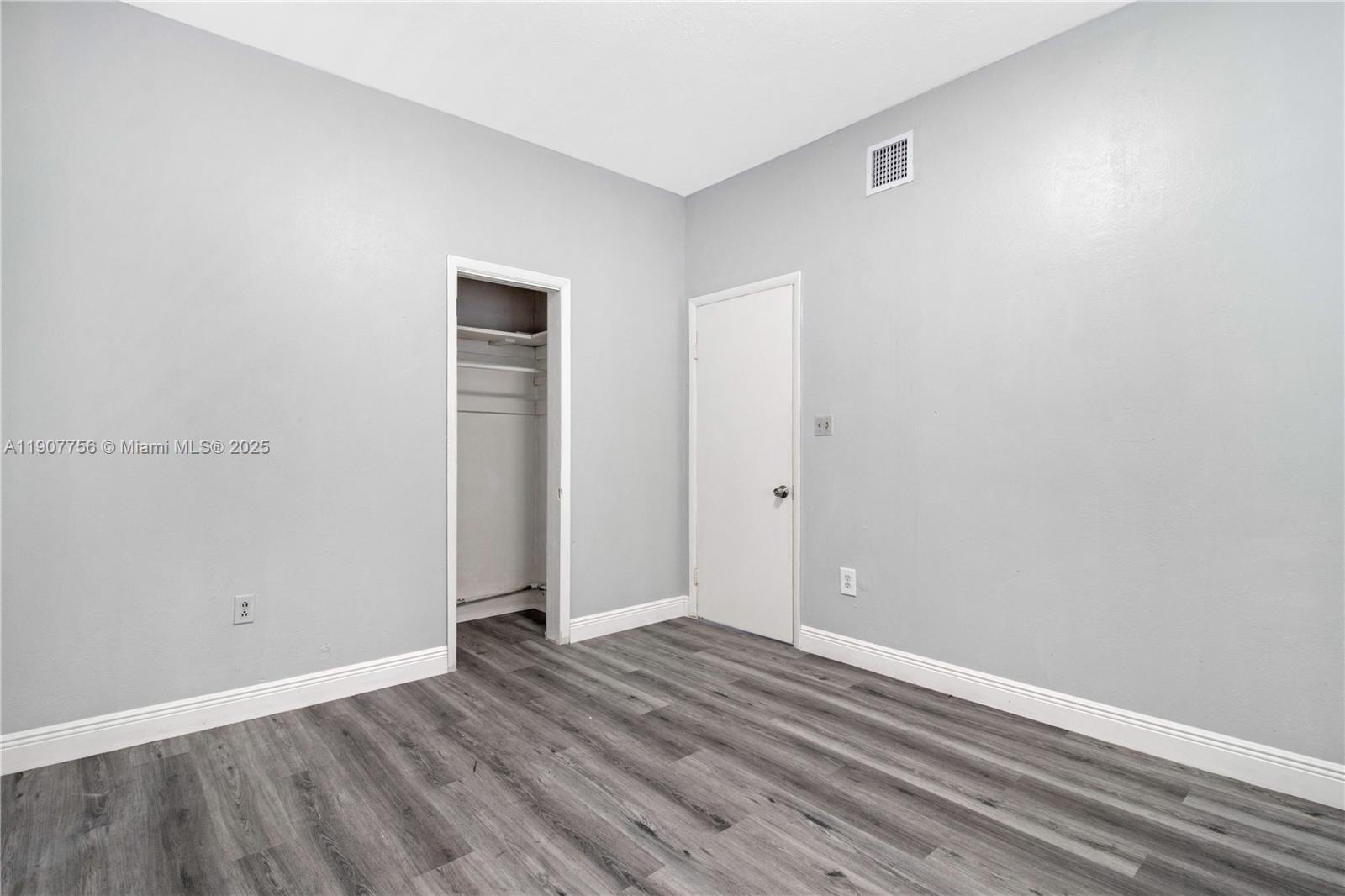 LAUDERDALE - Residential Lease