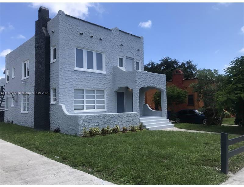 LAUDERDALE - Residential Lease