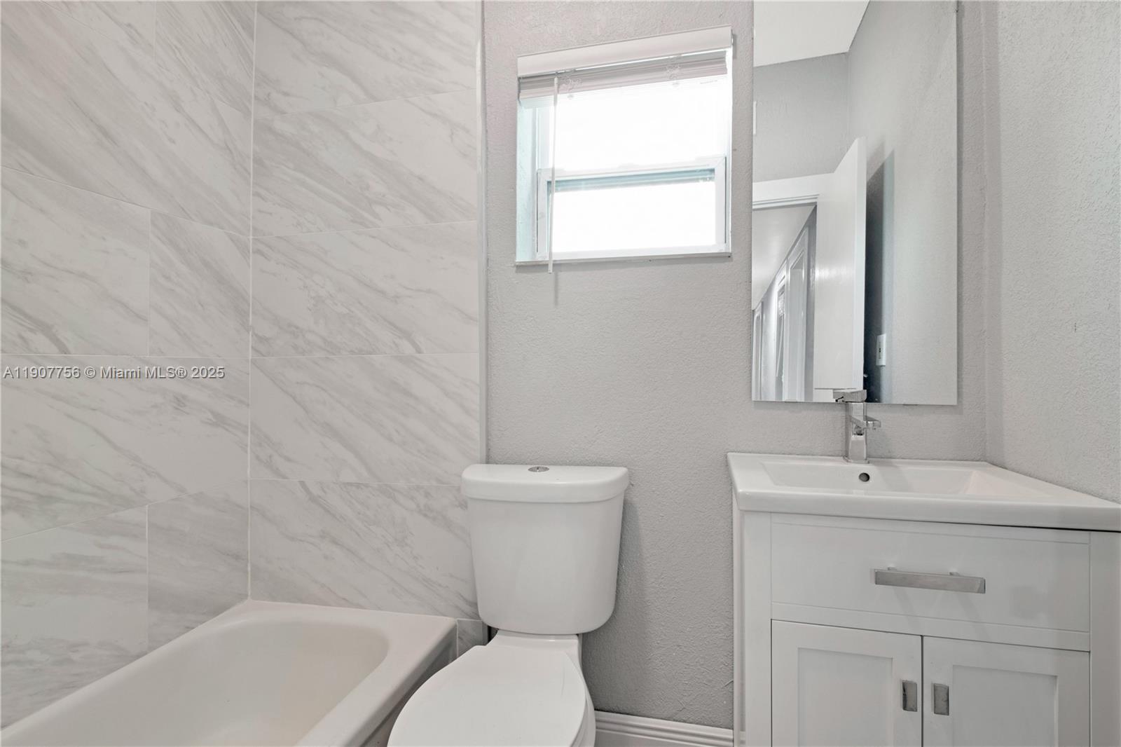 LAUDERDALE - Residential Lease