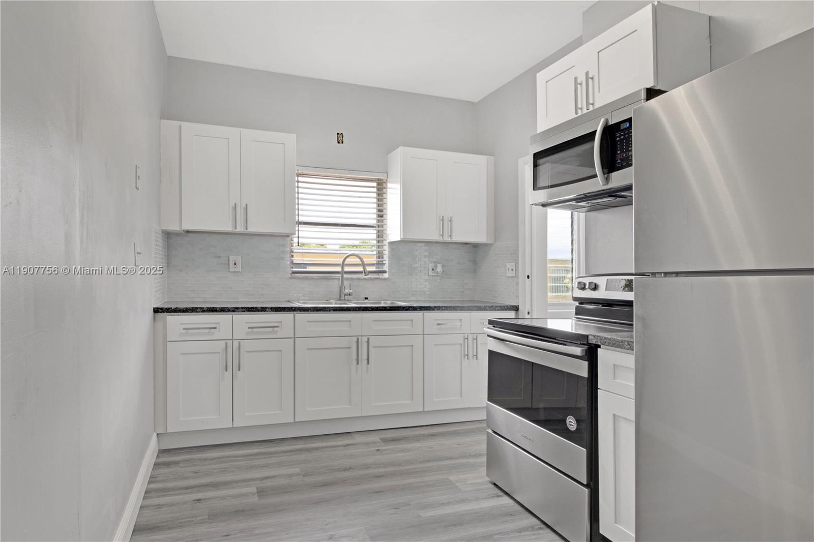 LAUDERDALE - Residential Lease