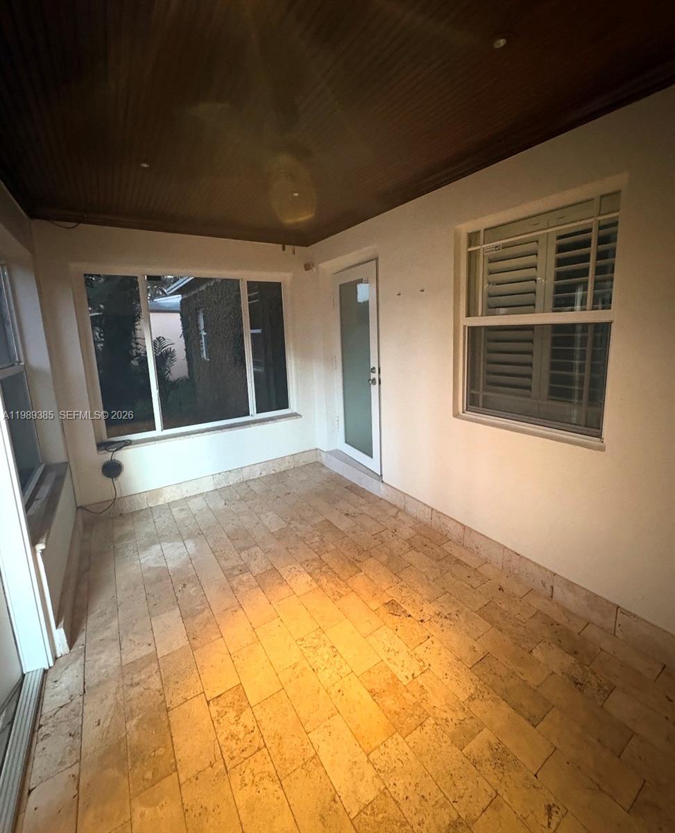 LAKEWAY - Residential