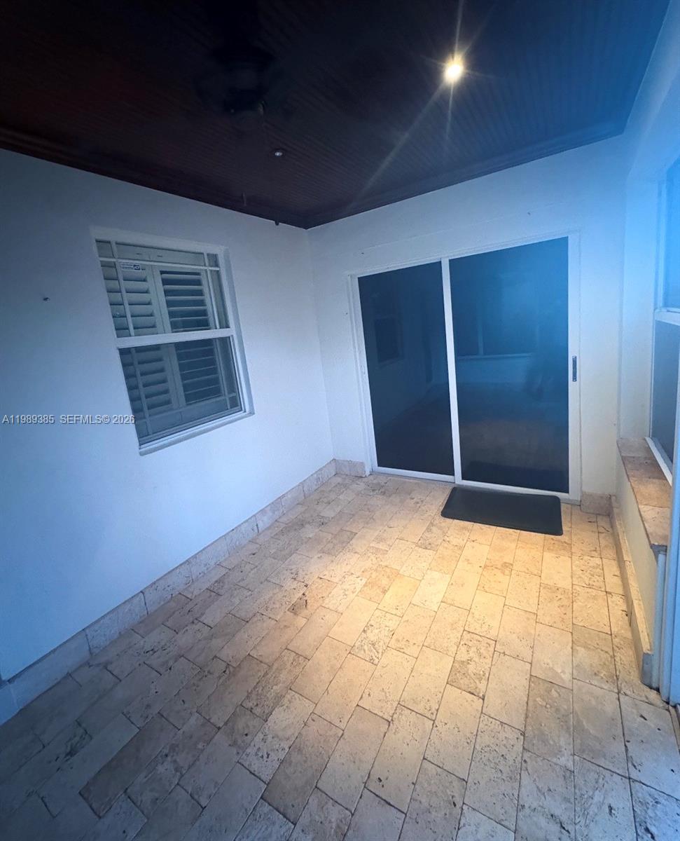 LAKEWAY - Residential