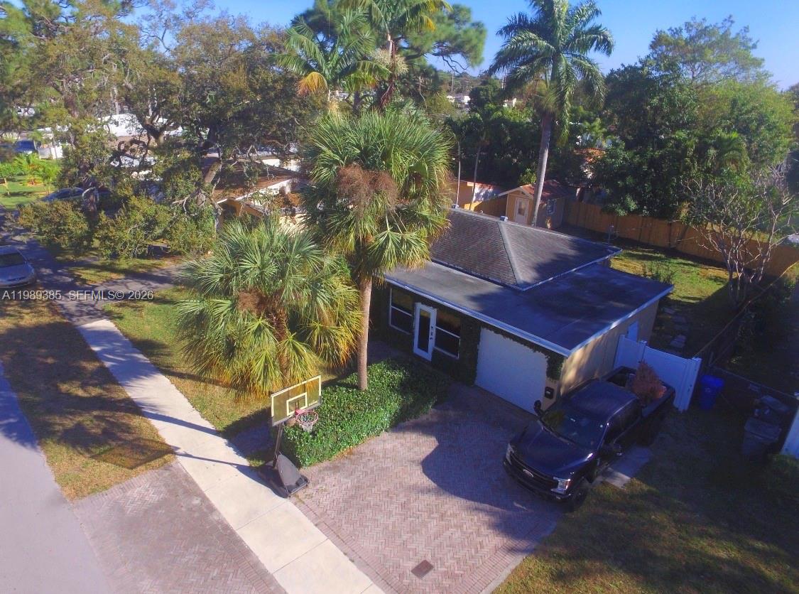 LAKEWAY - Residential