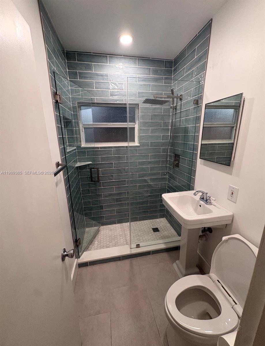 LAKEWAY - Residential