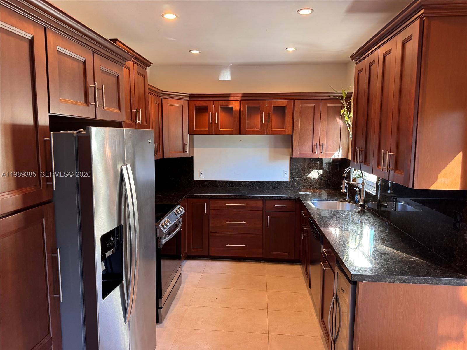 LAKEWAY - Residential