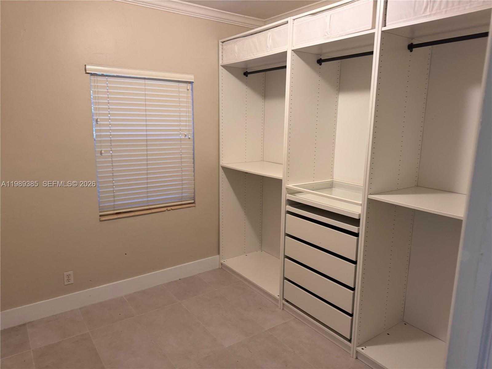 LAKEWAY - Residential