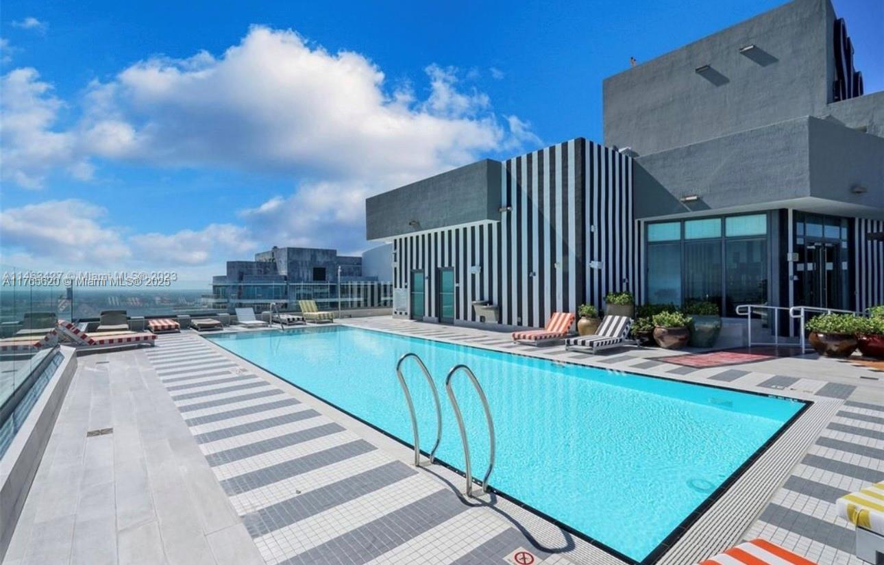 1300 S MIAMI AVENUE CONDO - Residential