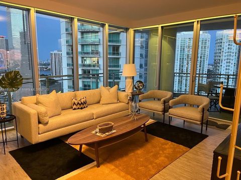 90 SW 3rd St 3004 Miami FL 33130