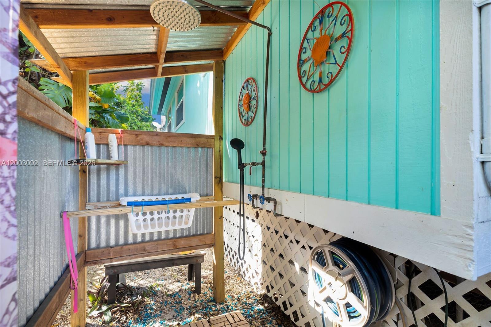 BOWENS ADD RIVIERA VILLAG - Residential