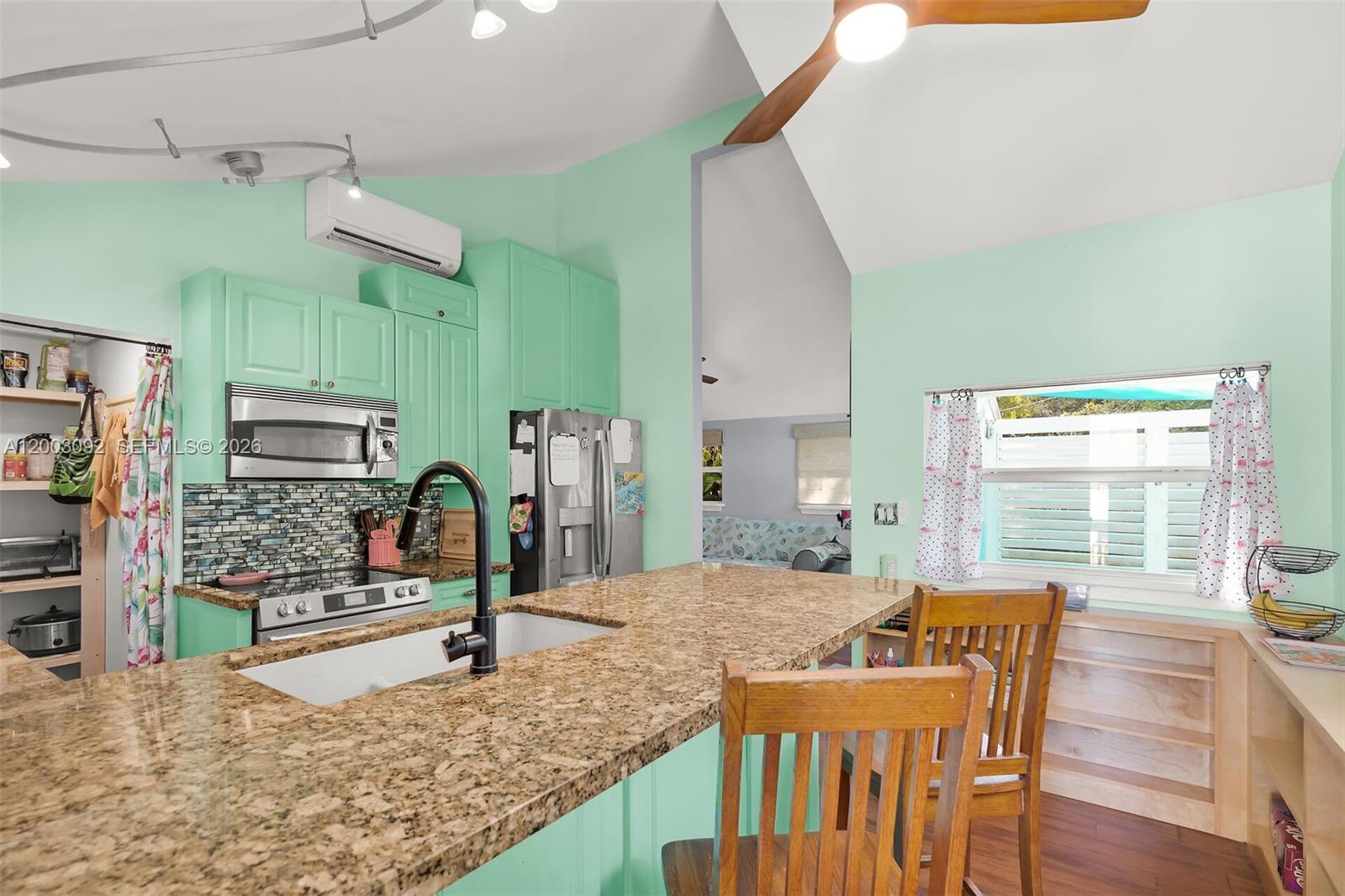 BOWENS ADD RIVIERA VILLAG - Residential