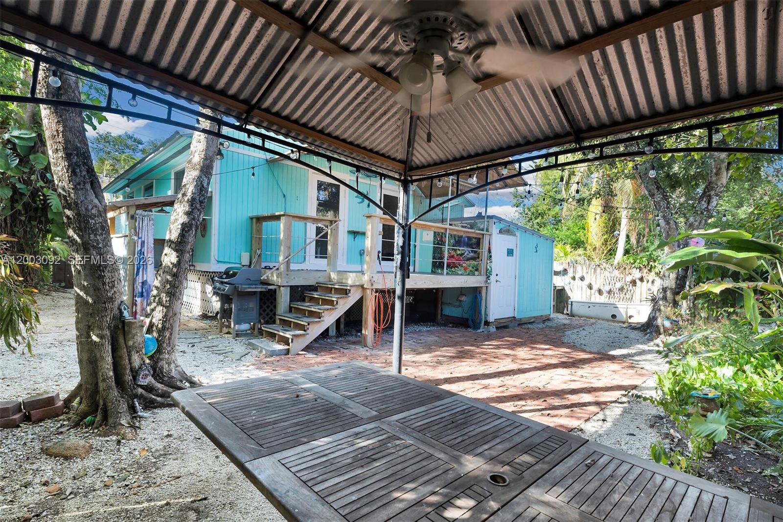 BOWENS ADD RIVIERA VILLAG - Residential