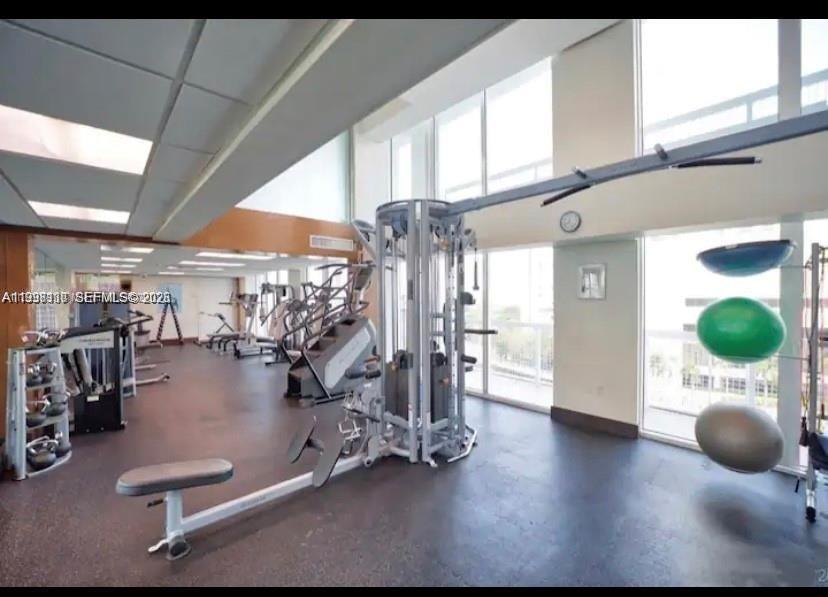 BRICKELL ON THE RIVER S T - Residential Lease