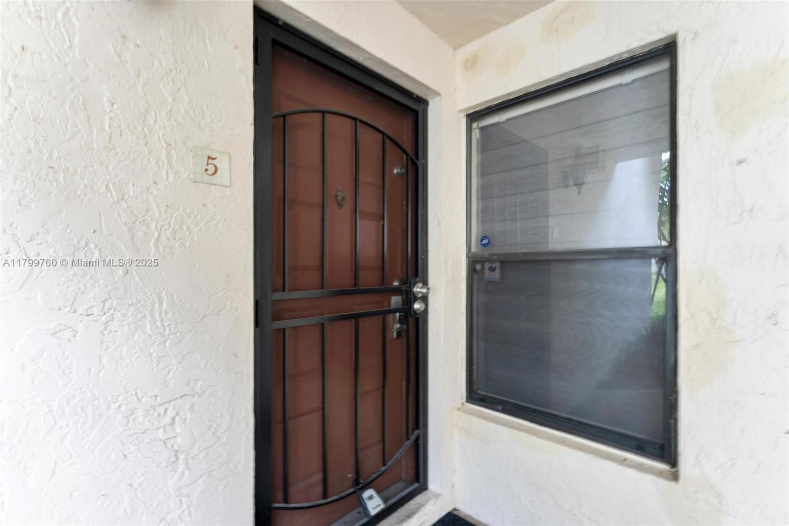 20260 Ne 3rd Ct 5, Miami, Broward County, Florida - 3 Bedrooms  
2 Bathrooms - 