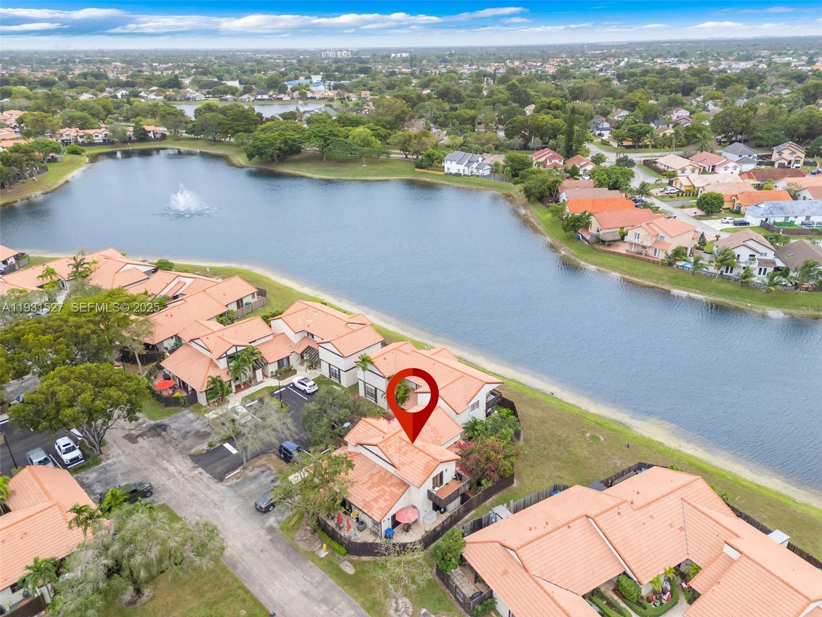 LAKES MEADOW VLG HMS CDO 4 - Residential