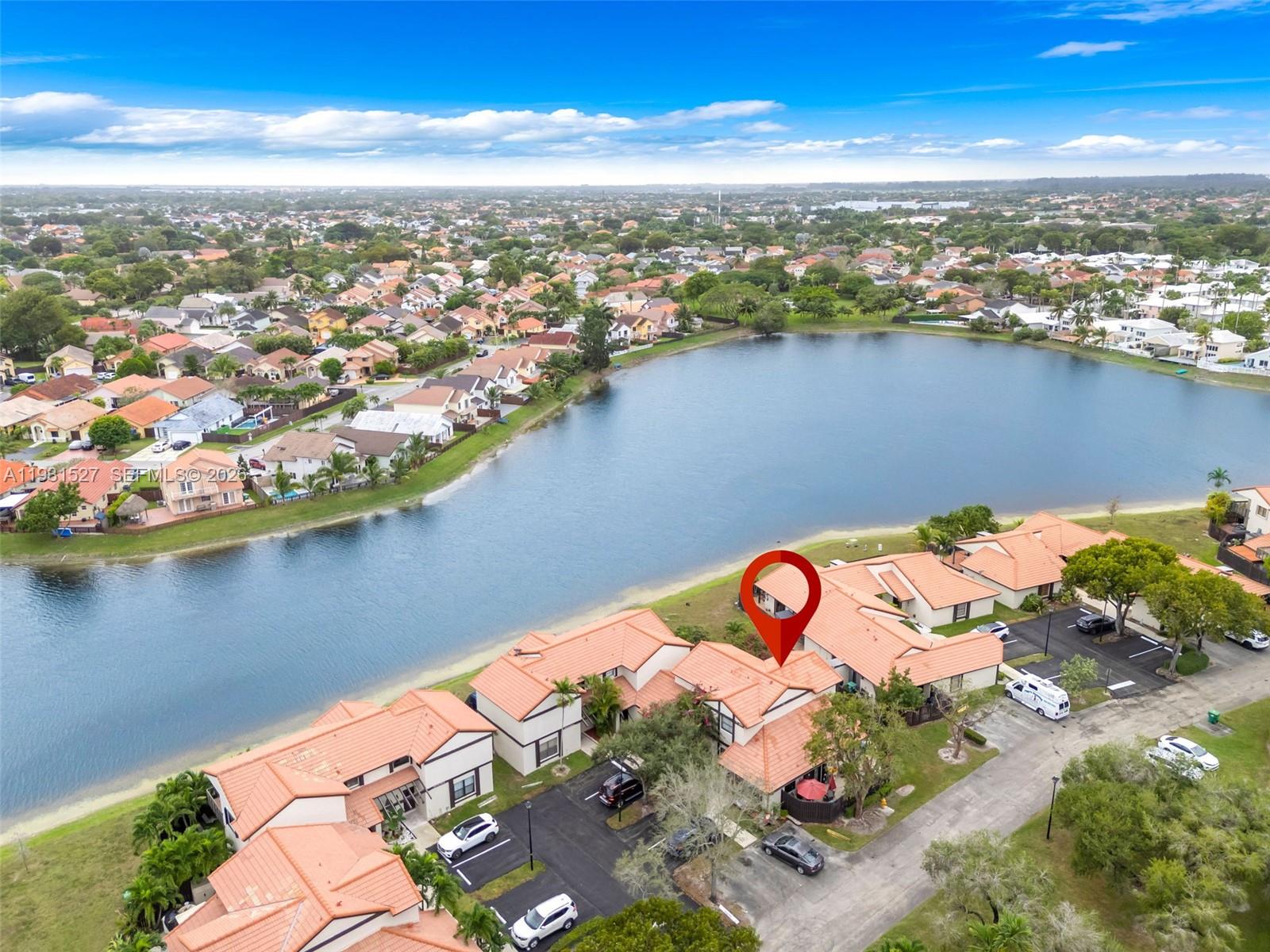 LAKES MEADOW VLG HMS CDO 4 - Residential