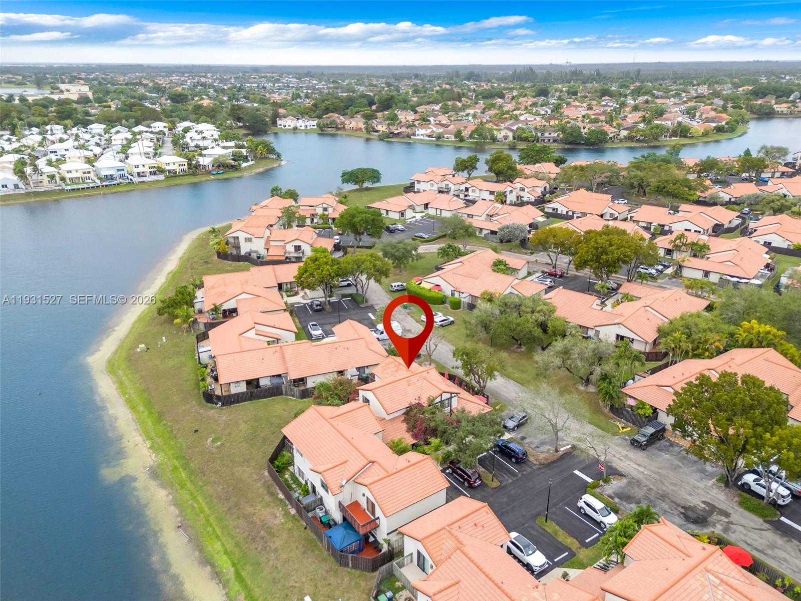 LAKES MEADOW VLG HMS CDO 4 - Residential