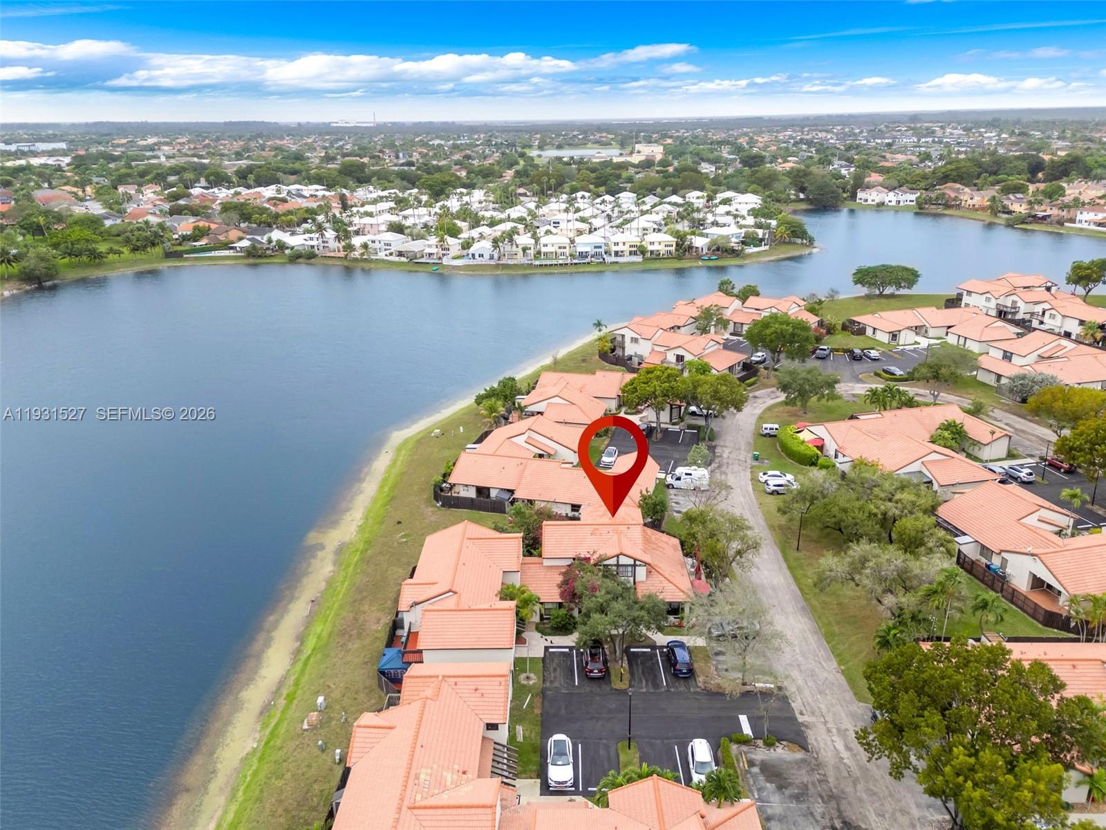 LAKES MEADOW VLG HMS CDO 4 - Residential